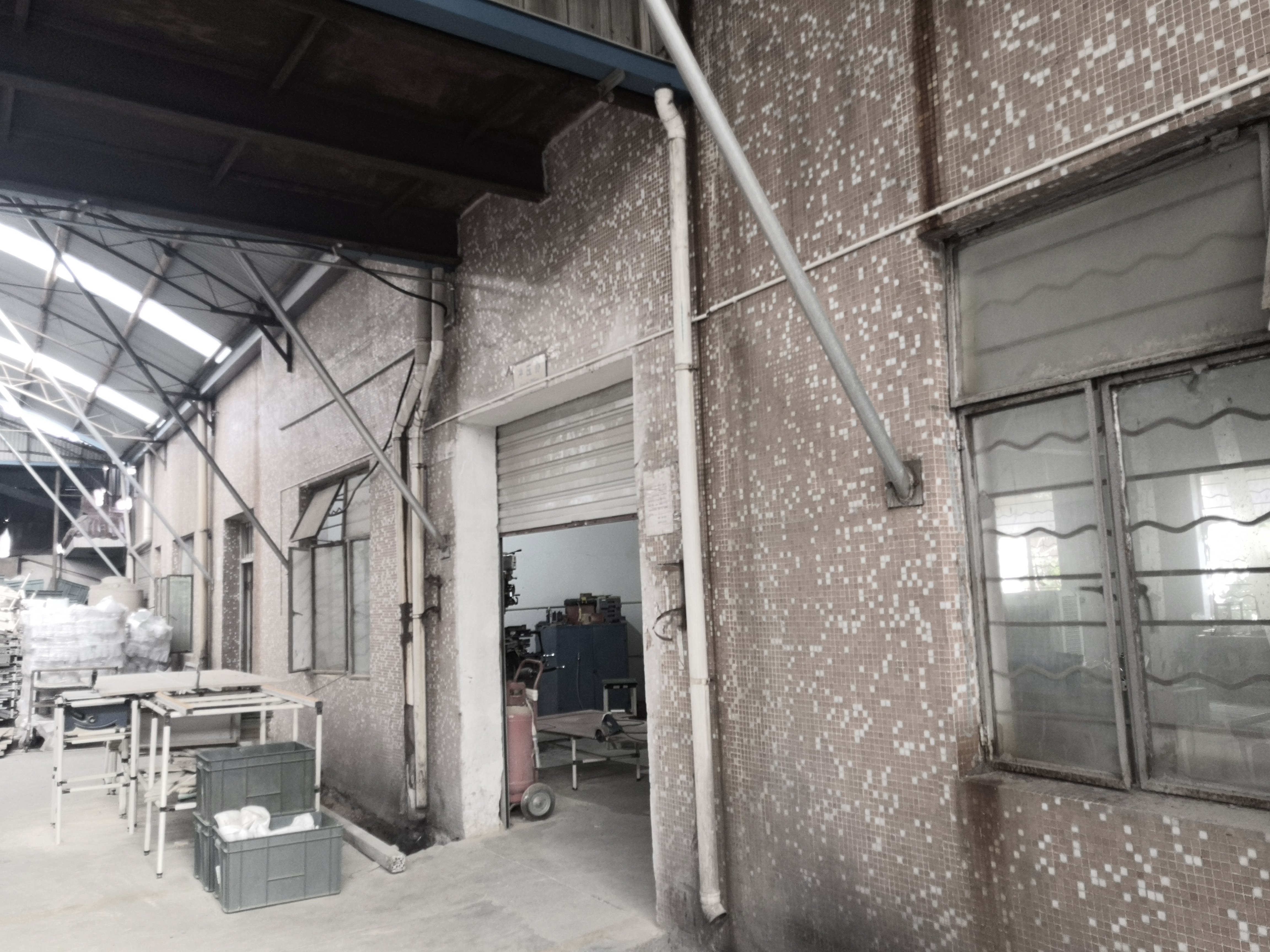 公司成立，专注小家电领域。